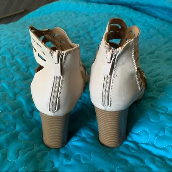 Forever -Cream heel sandals - Picture 7 of 14